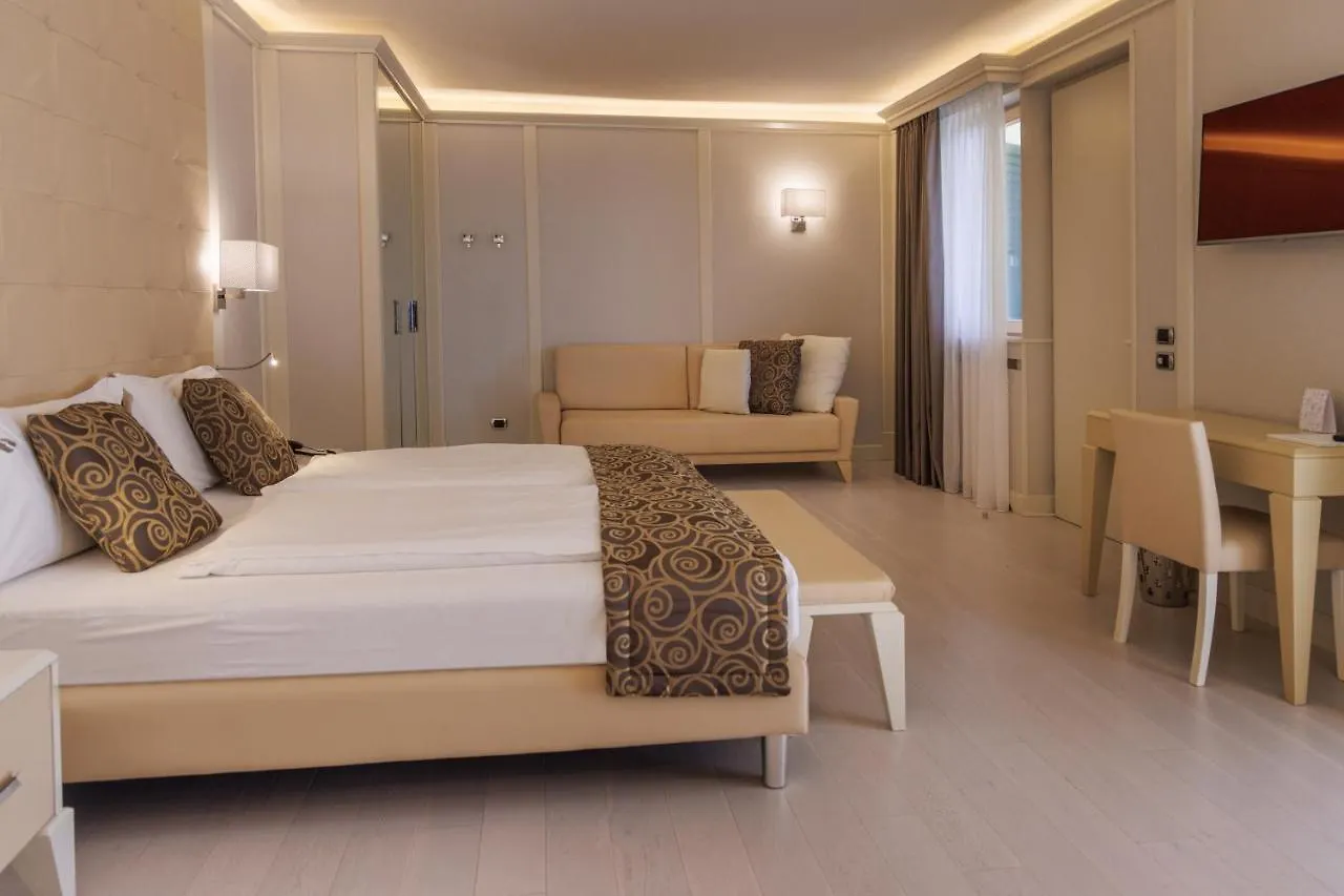 Park Hotel Imperial Limone sul Garda 5*,