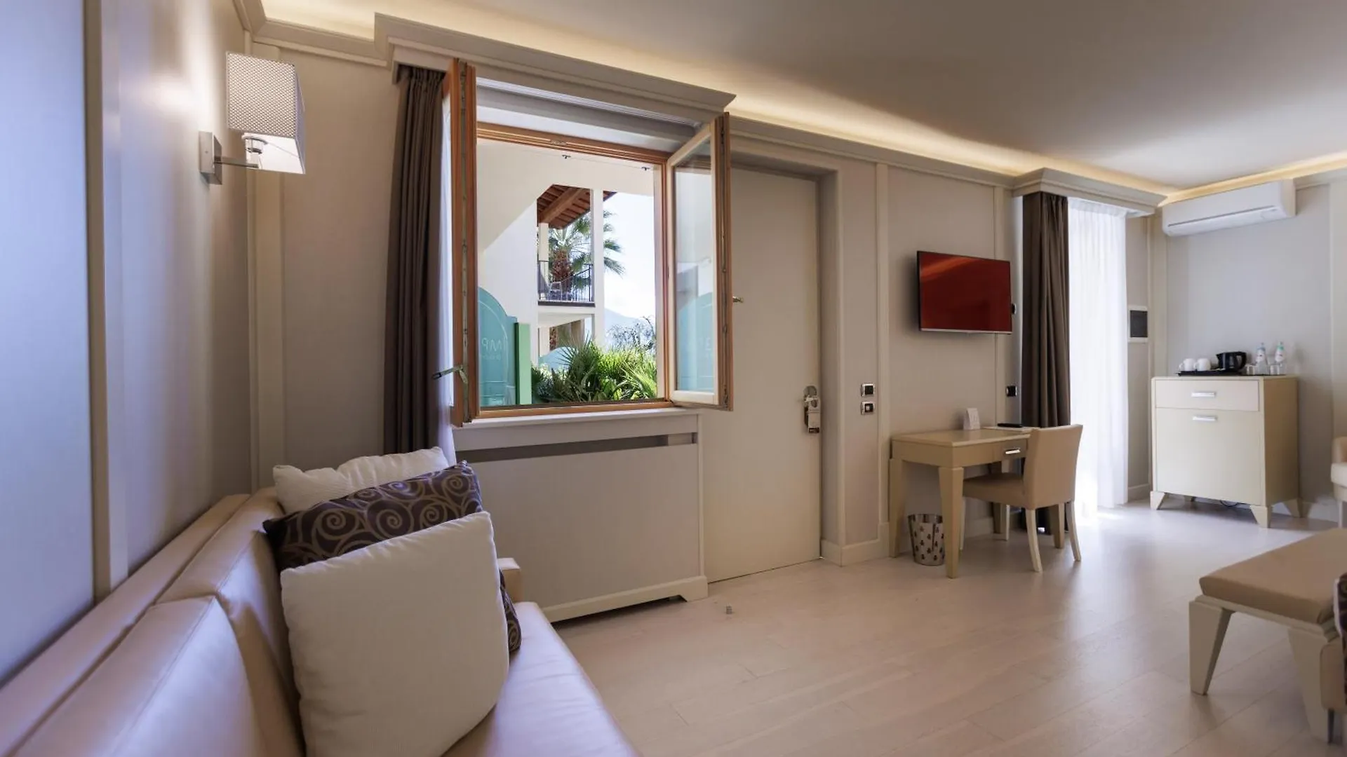 Park Hotel Imperial Limone sul Garda 5*,